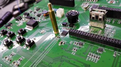 回流焊機(jī)的使用提高了利用率 回流焊機(jī)的使用提高了利用率